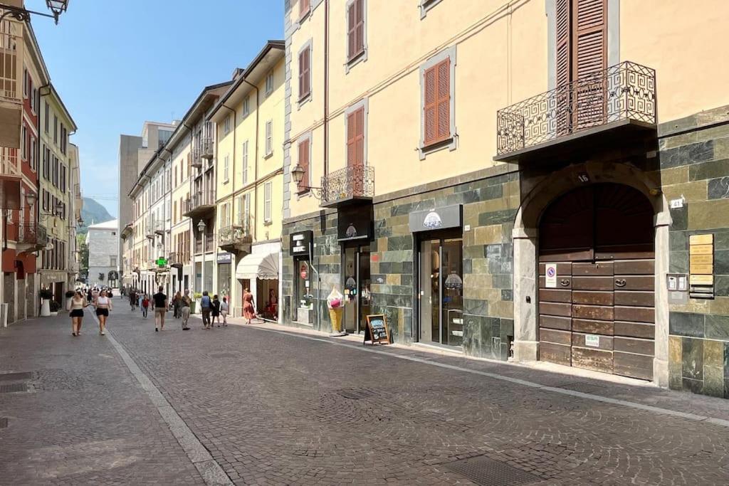 Апартаменты Nest On The Roofs - Affitti Brevi Italia Лекко Экстерьер фото
